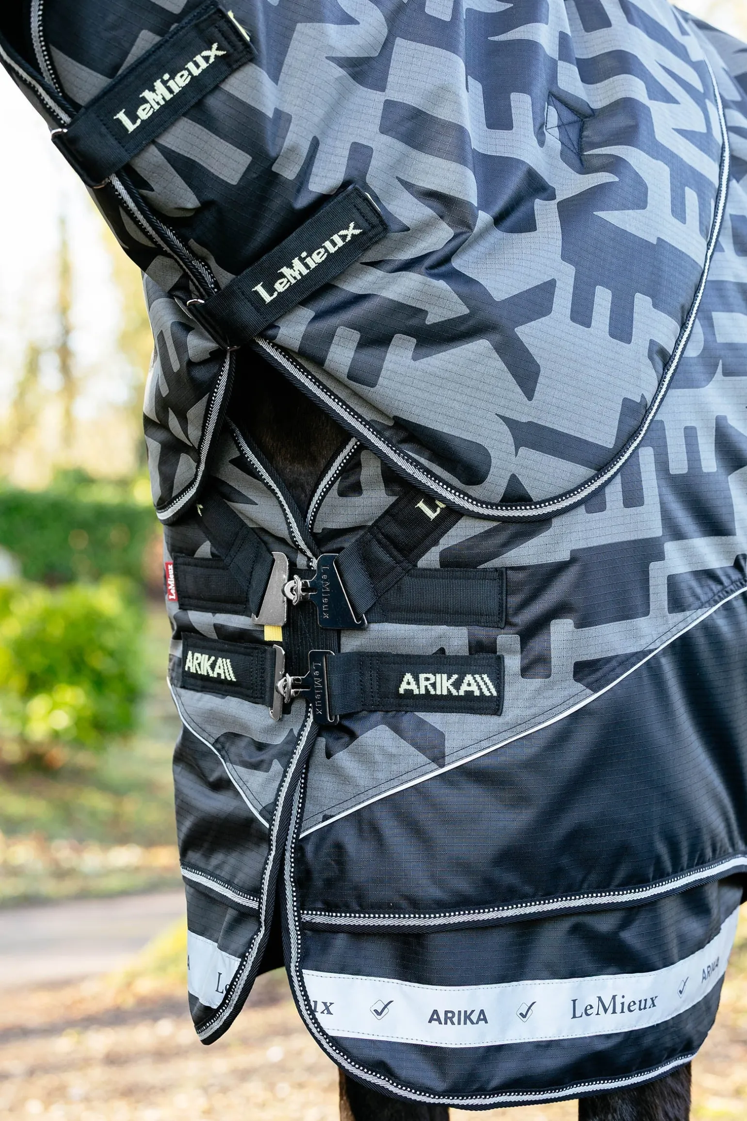 Arika reflektierende Weidedecke mit abnehmbarem Halsteil, 100 g