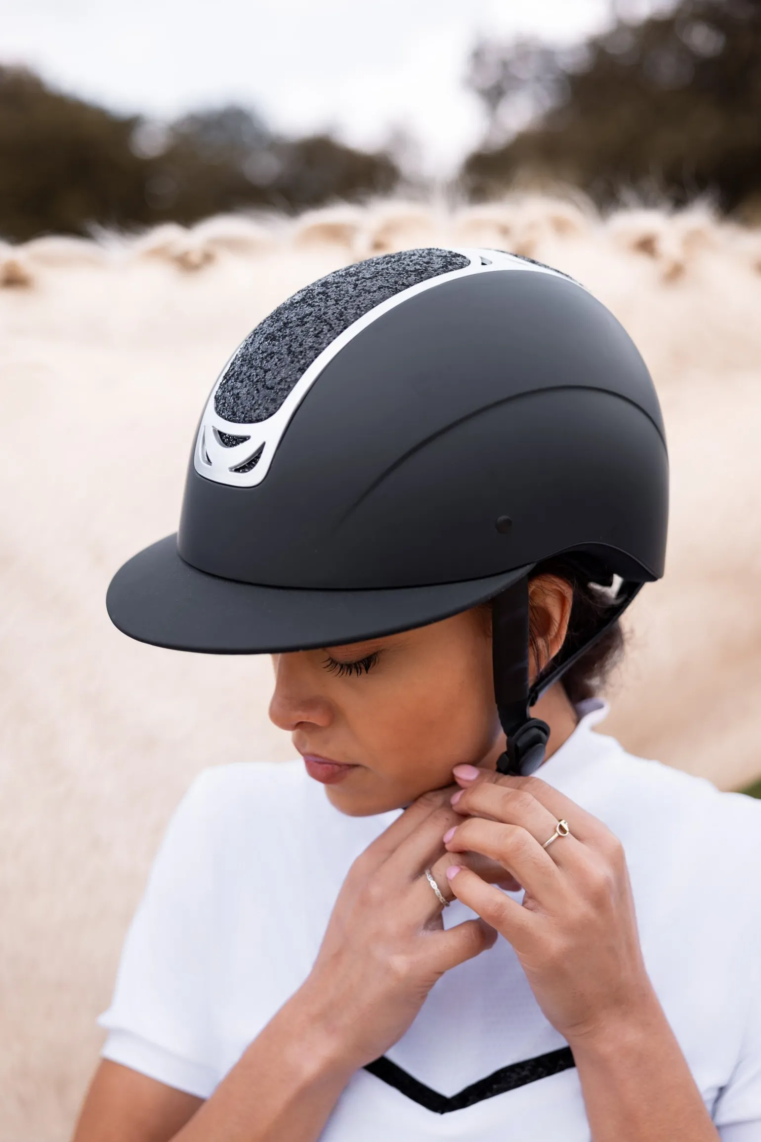 Arix II Reihelm mit Kristallverzierung