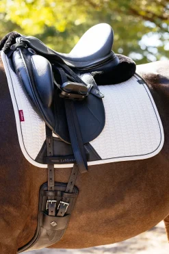 Essence Dressurschabracke