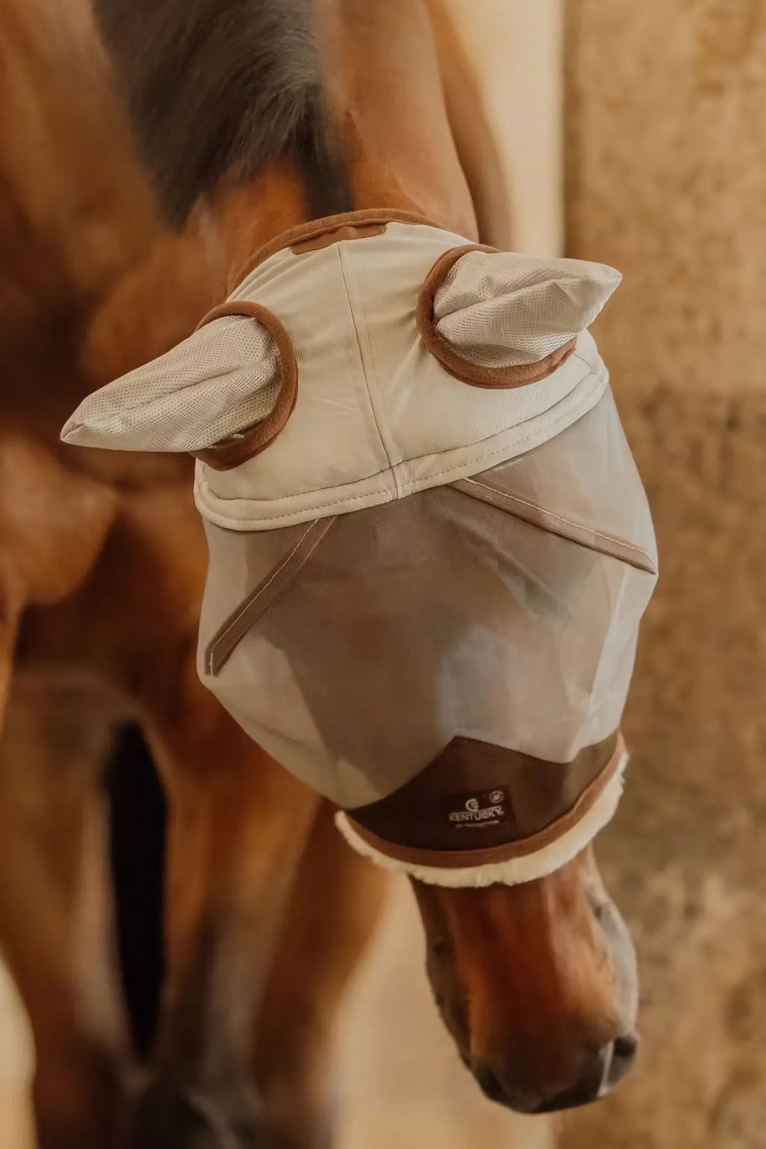 hautfreundliche Fliegemaske mit Ohren