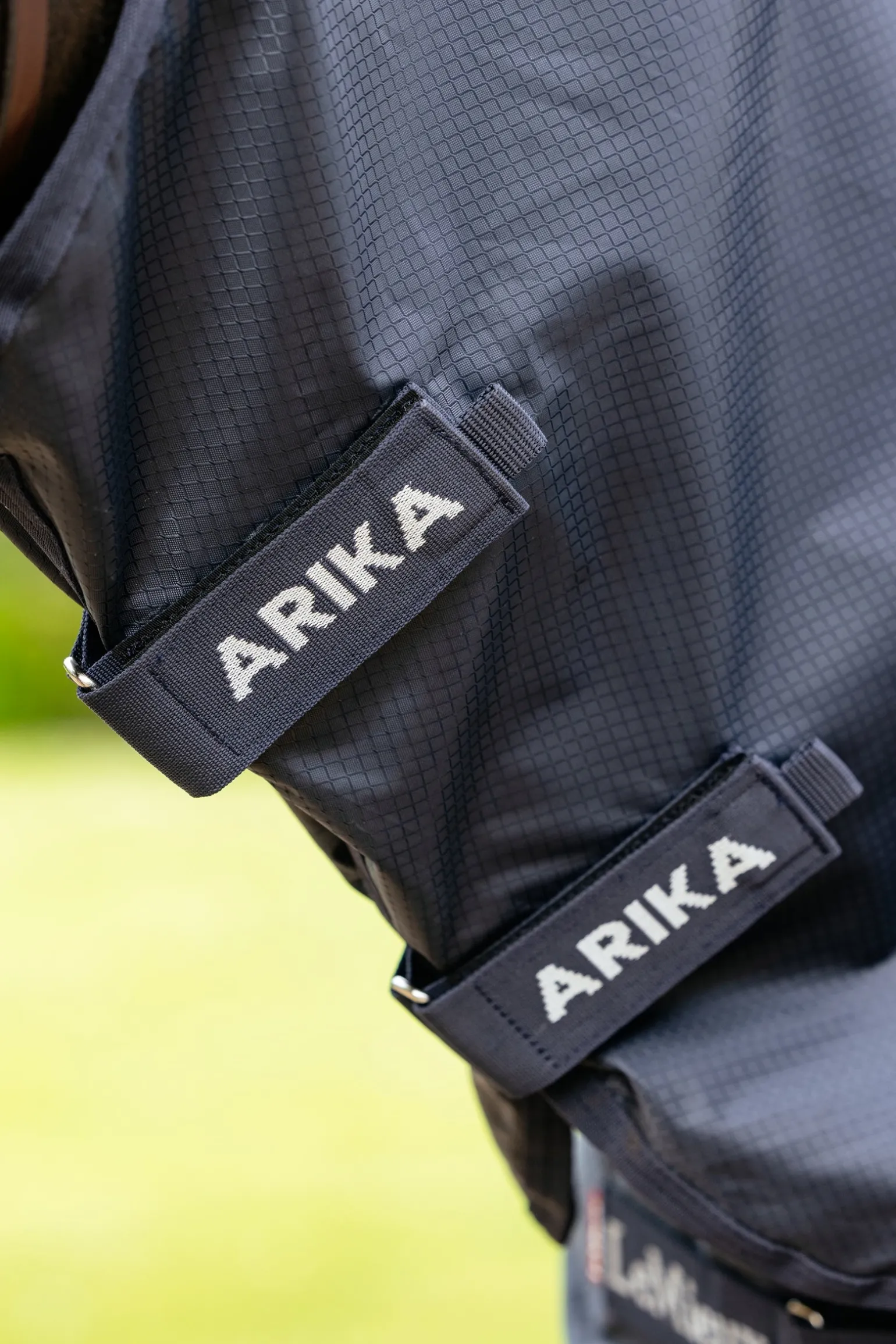 Regen-Reitdecke mit festem Halsteil