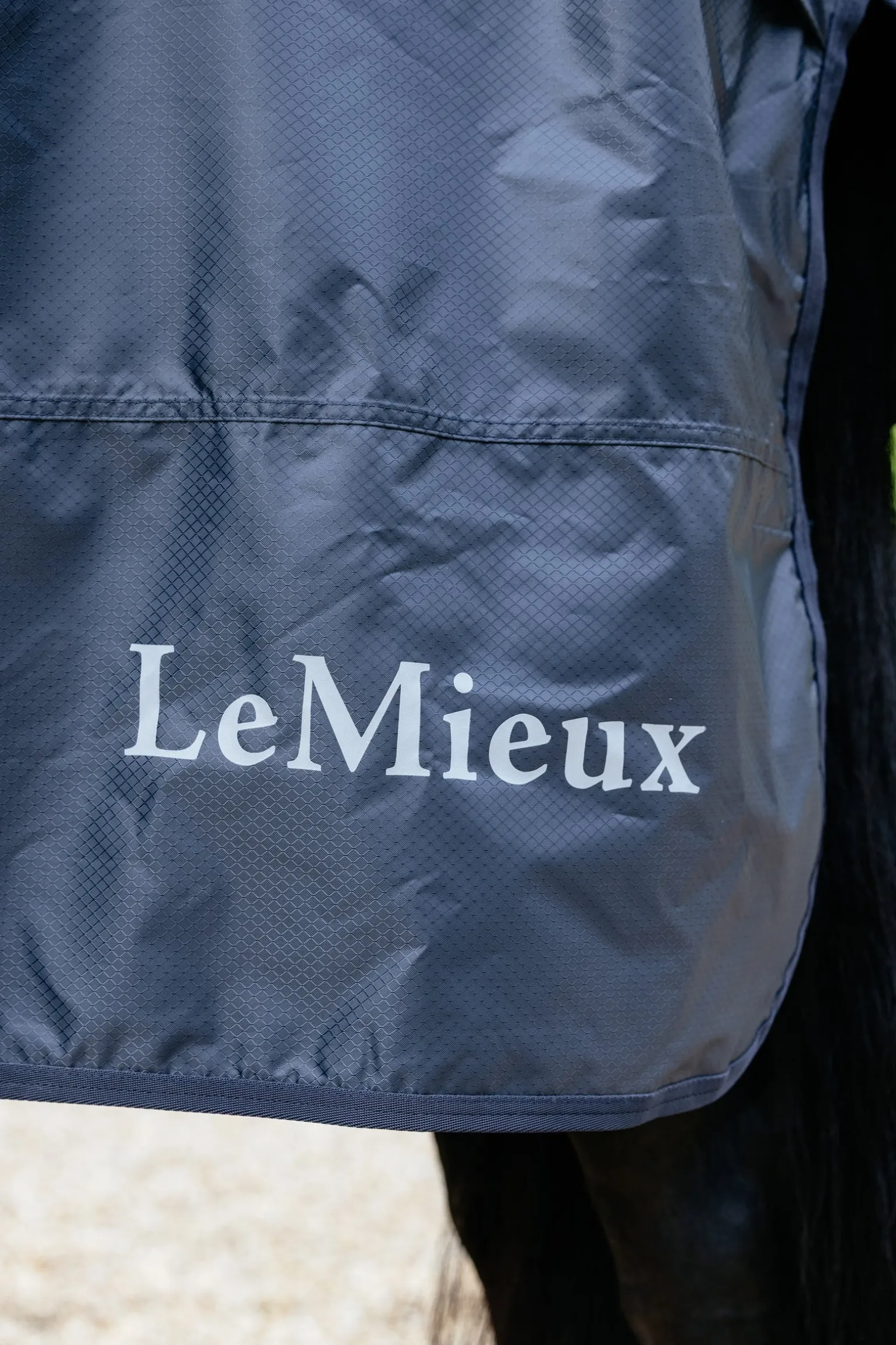 Regen-Reitdecke mit festem Halsteil