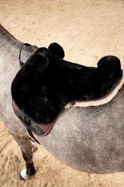 Reitpad aus Schaffell