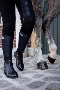 Rose Reitstiefeletten aus Leder mit Reißverschluss