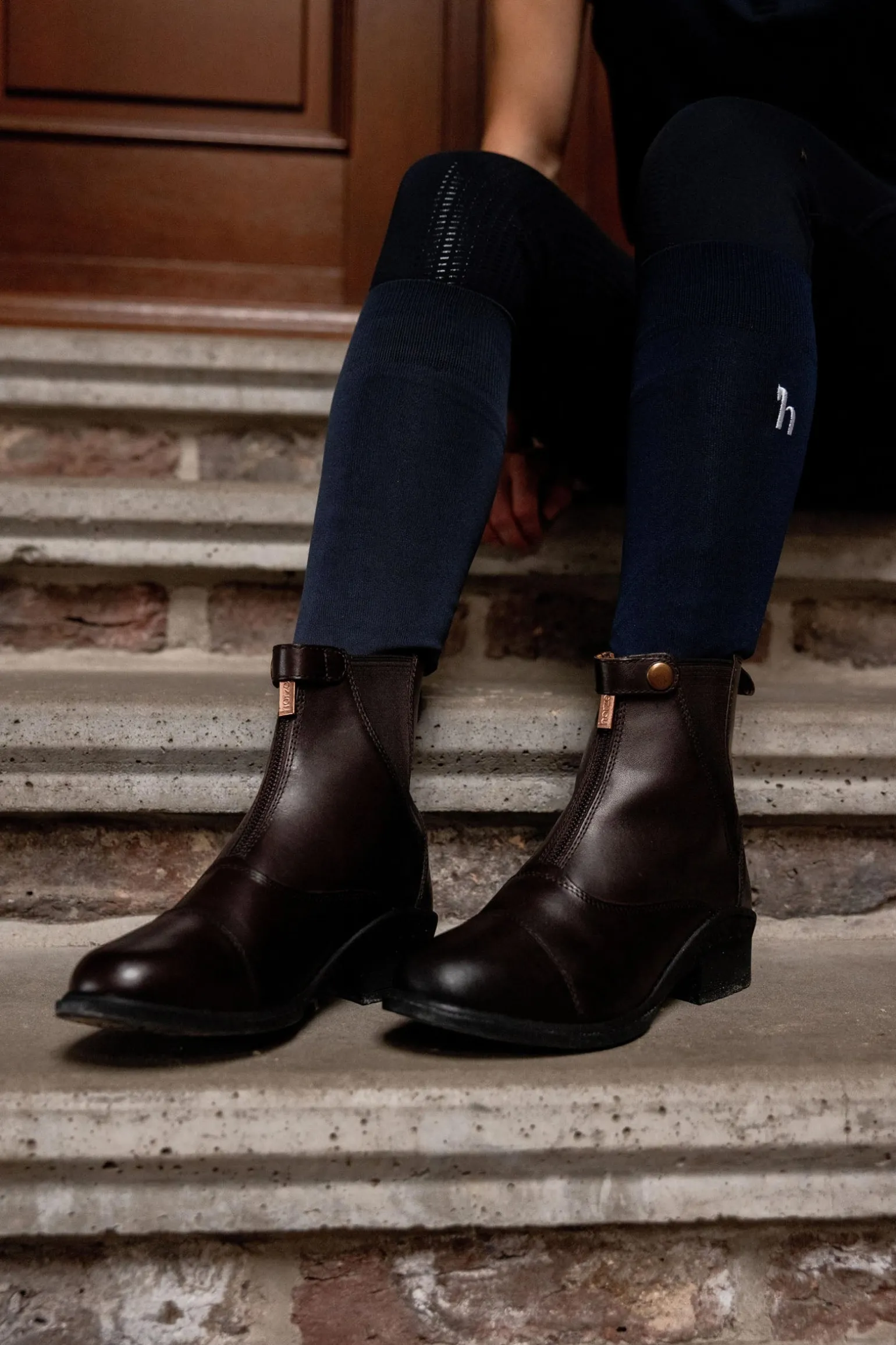 Rose Reitstiefeletten aus Leder mit Reißverschluss