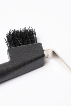 Swipe Hufauskratzer mit Bürste