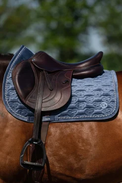 Velvet Monogram Springschabracke